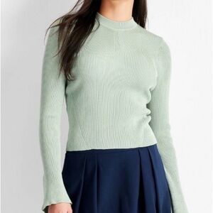 FUTURE COLLECTIVE. Women’s  Crewneck Sweater  Sage green. . 2 X